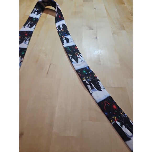 Hallmark Men's Penguins Partying Tie Black & White - Picture 4 of 11